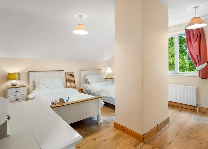 Nyaraló Lough Mask Fishing *